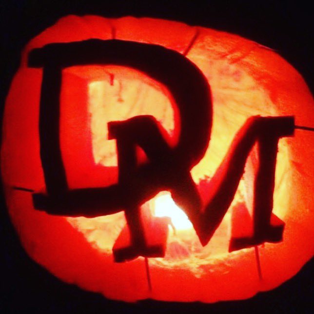 Time for some interesting pumpkin carvings.....like this one.
Go Stags!