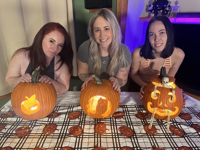 Today&rsquo;s steam was so much fun. We did some pumpkin craving today and chilled🎃  Jumping on early tomorrow