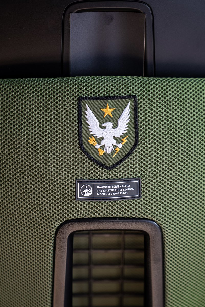 jennaezarik's tweet image. Received this @Haworthinc x @Halo chair as a gift and I’m basically Master Chief now 🔥🙏🏻