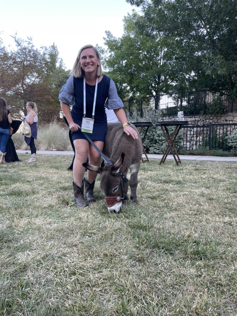 AnnaMJanas's tweet photo. Farm life getting real. ❤️❤️❤️burro #NCS2022 https://t.co/kLynT4msIC