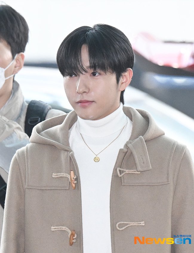 SM_NCT's tweet photo. [PRESS] 221021 #NCTDREAM at Incheon International Airport heading to Manila, Philippines for ‘I-POP U 2022 Manila’

#RENJUN https://t.co/XO7mhK7vzj