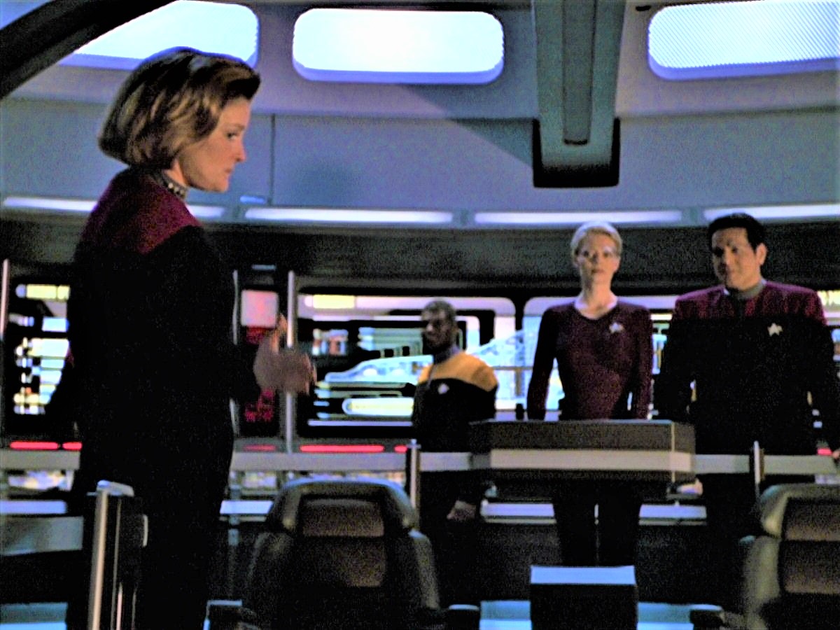 LeilaMShirley1's tweet photo. #30DaysofJC
JC Heartbreak- after everything that's been said and done for 7 years, she says an unexpected statement in a most formal way, "Mr. Chakotay, take the helm." I can't get over it.  I would think she would say something like "Chakotay, Looks Like We've Made It!" https://t.co/6Mu9ep0gdy