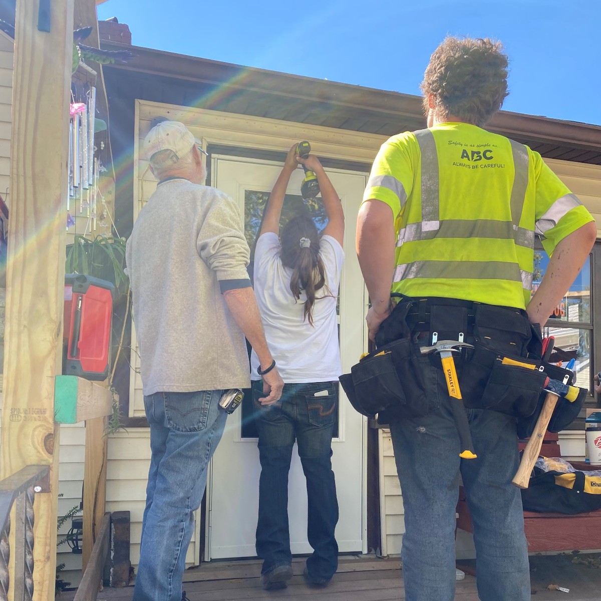 MidAmCarpenters's tweet image. Great job by the #Local174 crew who took time out recently to volunteer in the annual United Way Labor of Love event.

Labor of Love helps people in need of home repairs that don't have the ability and/or resources to get them done.
#CarpentersGiveBack #WeBuildCommunities