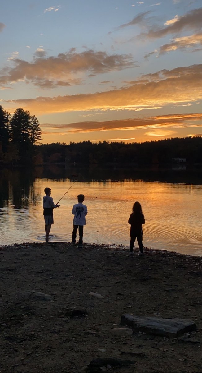 TMackWin's tweet photo. Kids just wanna have fun 🎣#Fishing #Sunset #CatchingPondMonsters #DopePicture #Memories https://t.co/E9bZegRxfX