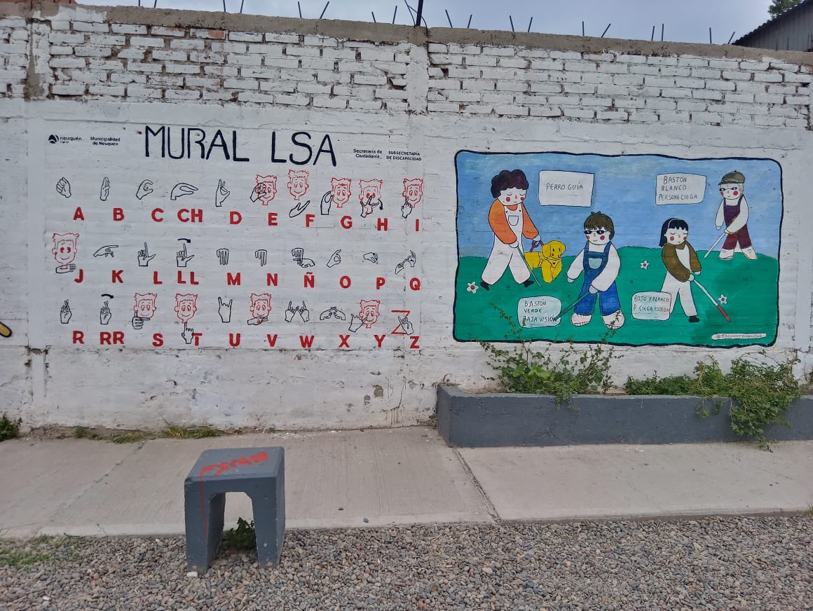 GiovanettL's tweet photo. 👉Hoy desde la Subsecretaría de #Discapacidad en el #BarrioProgreso realizamos 2 murales, uno de LSA y otro realizado por el artista #ÁlvaroSifuentes, en el cual se identifican los tipos de bastones y perro guía que sirven de apoyo a personas ciegas y de baja visión. https://t.co/qkMSzMCmoX