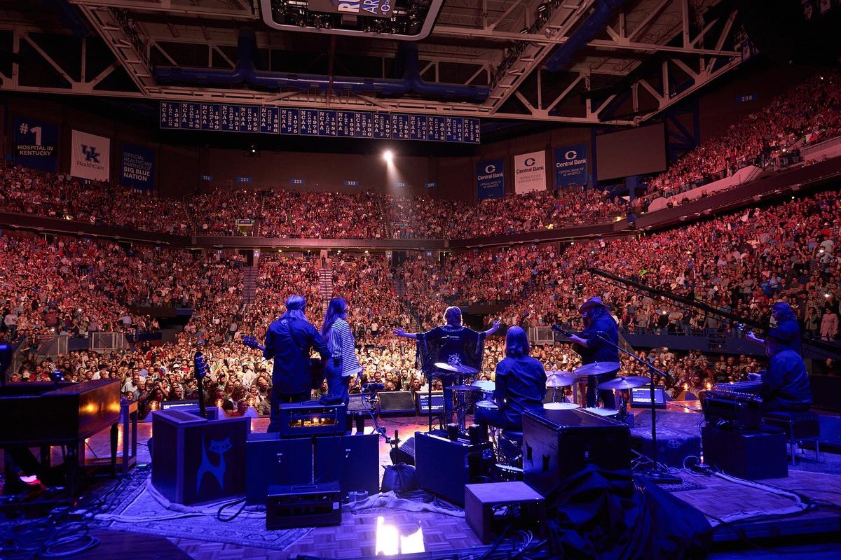 Chris Stapleton tweet media