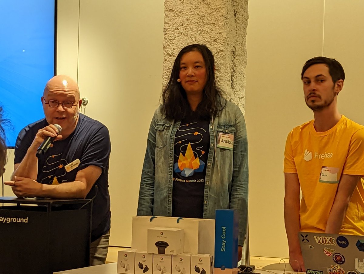 moon's tweet image. @puf explains authentication #firebasedevfest #flutterdevfest @gdg_nyc @DevsOnWix