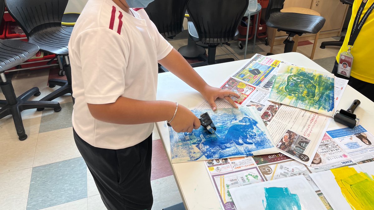 Carrieling4's tweet image. Year 4 IPC #Makerspace Design and Tech by #Cricut Maker from beginning to finish. Their dinosaur #blockprints look gorgeous! @HISEdTech @CricutUK