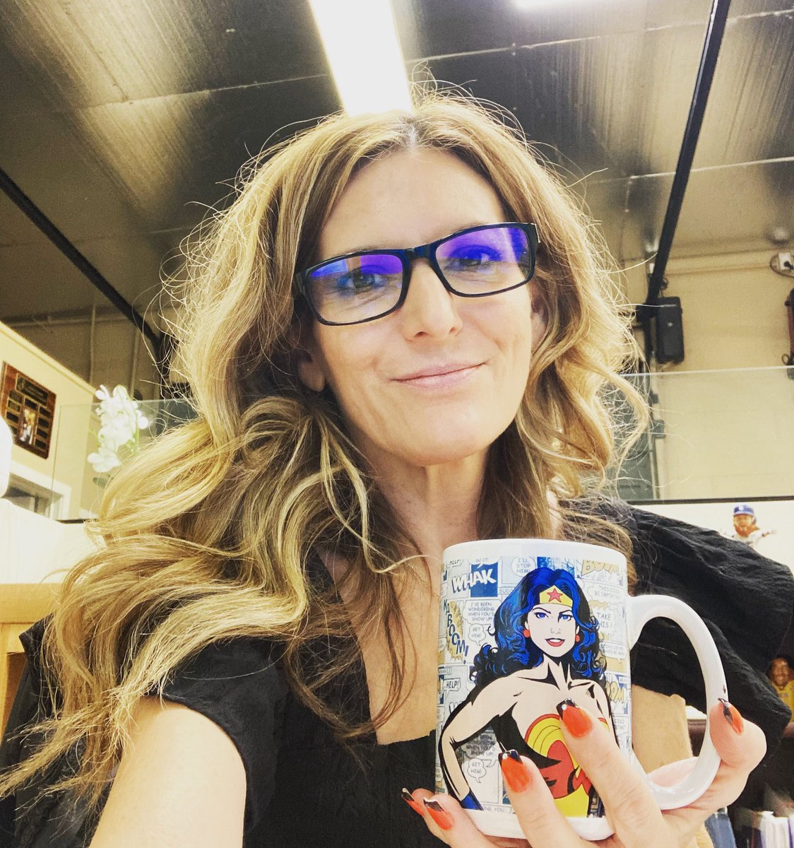 VoiceActorTiff's tweet photo. made it through another tax deadline 💪🏼 now looking forward to working with a friend for a #voiceover job ❤️🎙 #interestinglife #voiceactor #taxpreparer #actress https://t.co/pOCcBZAxRe