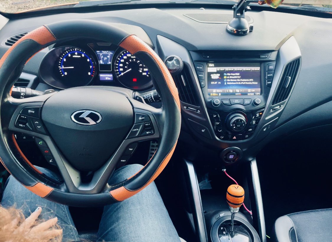 daniellerosegal's tweet photo. I’ll never get tired of this thing 🧡 #Veloster #Turbo #GDi #SixSeconds  #KDM #KDMstance #stancenation https://t.co/PJlEXPCDbk