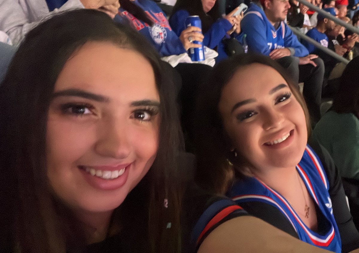 simonaofficial9's tweet photo. #sixerslive @IBX https://t.co/LxF2rAjlkb