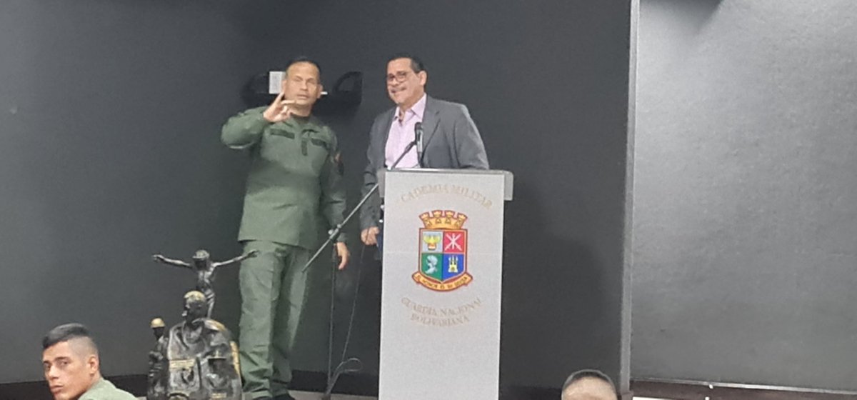 williancontig's tweet photo. Hoy tuve una grata experiencia al compartir con los jóvenes cadetes de la patria de la #GNB, un debate revolucionario destacando la visión  energetica sobre el #Esequibo. El honor es su divisa 
@NicolasMaduro
#GNBProtectoresDelPueblo https://t.co/jYQx8RWJlc