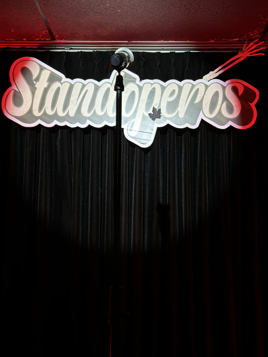 jorsalcedo's tweet photo. en primera fila #Standoperos https://t.co/uMNQn2HrEx