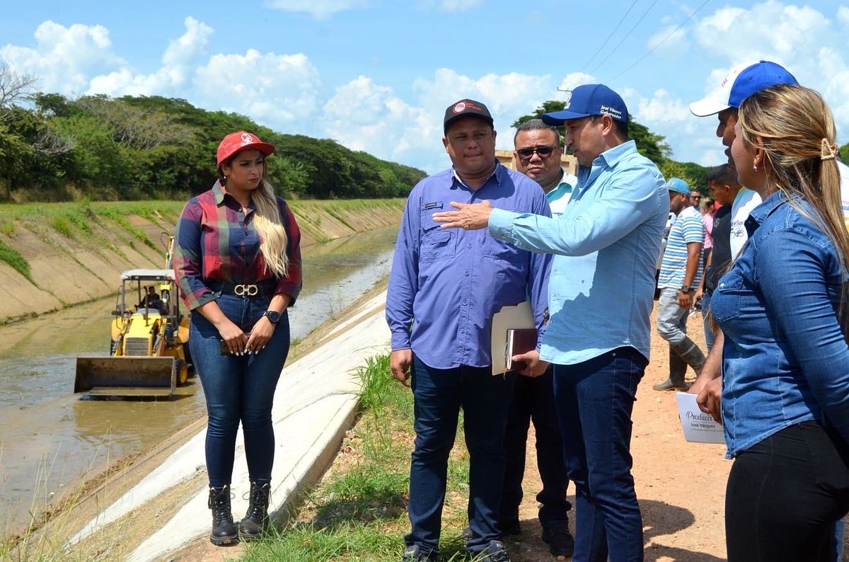 josemvasquez's tweet photo. ¡Los trabajos de mantenimiento del Sistema de Riego Río Guárico van muy bien! 

Este sistema tiene un alcance de más de 30 mil hectáreas para producir en tiempos de verano. ¡Seguimos fortaleciendo la producción en nuestro estado Guárico! 💯

#20Oct https://t.co/ODSaAPiapU