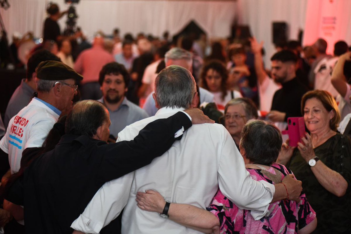 GerardoMorales's tweet photo. En un Comité lleno de historia vivimos una gran jornada junto a correligionarios y correligionarias de Almirante Brown. 

Más unidos que nunca, demostremos al pueblo argentino que podemos avanzar con decisión y coraje para tener un futuro mejor. 

Siempre Adelante🇵🇱 https://t.co/pWlS62ff4L