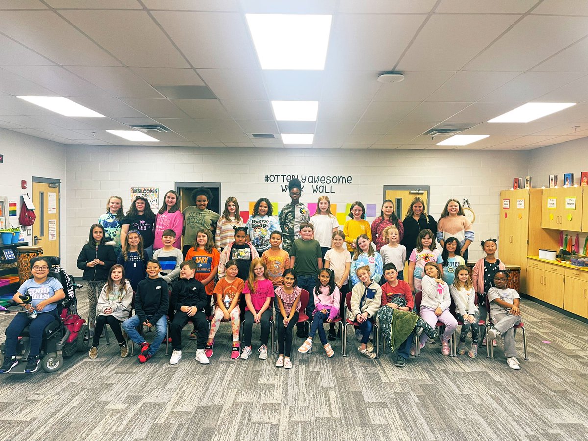 The_Mrs_Womack's tweet photo. Y’all better GET READY to hear these Pitch Pups sing their little hearts out on Veterans Day! They sound beautiful! https://t.co/jdBn1hu8zj