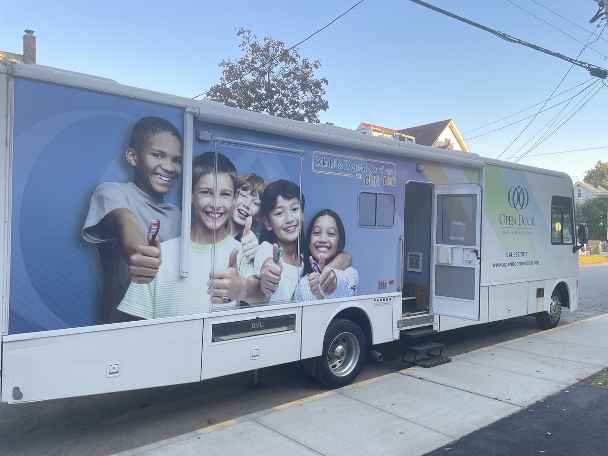 TarrySup's tweet photo. Guess what is coming back to the ⁦@OssiningSchools⁩  The ⁦@ODFMC⁩ dental van!!!     #OPride https://t.co/a0ts1p6gYs