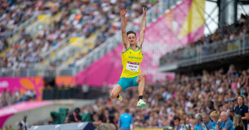 ausport's tweet photo. An ASC survey shows @birminghamcg22 had a positive impact on Australians 📺

67% saw something that made them feel proud or want to participate in sport 💪

@CommGamesAUS athletes will continue to play an important role at @victoriacg2026 🤝

#GreenAndGoldDecade 🟡 🟢

Report 👇