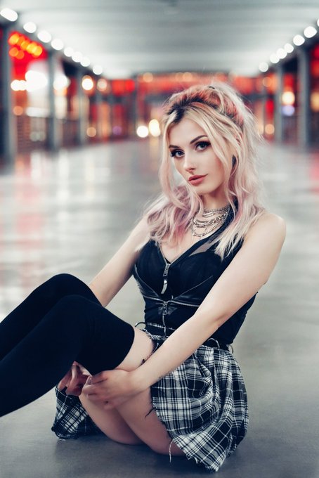 Who am I seeing at @WWWYFest ? 🖤  📷: @GeekStrongTV https://t.co/jDLlrfWJKN<a class="tags" target="_blank" title="On Twitter" href="/?out=eyJ0eXAiOiJKV1QiLCJhbGciOiJIUzUxMiJ9.eyJpYXQiOjE3MjY4NTk0MTYsImlzcyI6InR3cG9ybnN0YXJzLmNvbSIsIm5iZiI6MTcyNjg1OTQxNiwiZXhwIjoxNzU4Mzk1NDE2LCJyZWRpcmVjdF91cmwiOiJodHRwczovL3R3aXR0ZXIuY29tL1dXV1lGZXN0In0.2Wbp0NDBO4XNMHw5NVr1N3Gk0mI-gwu0Zy8T6_p0ozLjva7ksYmUAdLigFypMXYjGhMaKvkqhp-XpusqFmDm7g">@WWWYFest</a><a class="tags" target="_blank" title="On Twitter" href="/?out=eyJ0eXAiOiJKV1QiLCJhbGciOiJIUzUxMiJ9.eyJpYXQiOjE3MjY4NTk0MTYsImlzcyI6InR3cG9ybnN0YXJzLmNvbSIsIm5iZiI6MTcyNjg1OTQxNiwiZXhwIjoxNzU4Mzk1NDE2LCJyZWRpcmVjdF91cmwiOiJodHRwczovL3R3aXR0ZXIuY29tL0dlZWtTdHJvbmdUViJ9.0Z469iXG85F8lhtyluKynu_F5n60Cq8oZx2YyMsAG1tseq_WxjzQUv4X6f7vgm63PBm9evJLs2Km-nM3J-Ob6Q">@GeekStrongTV</a>