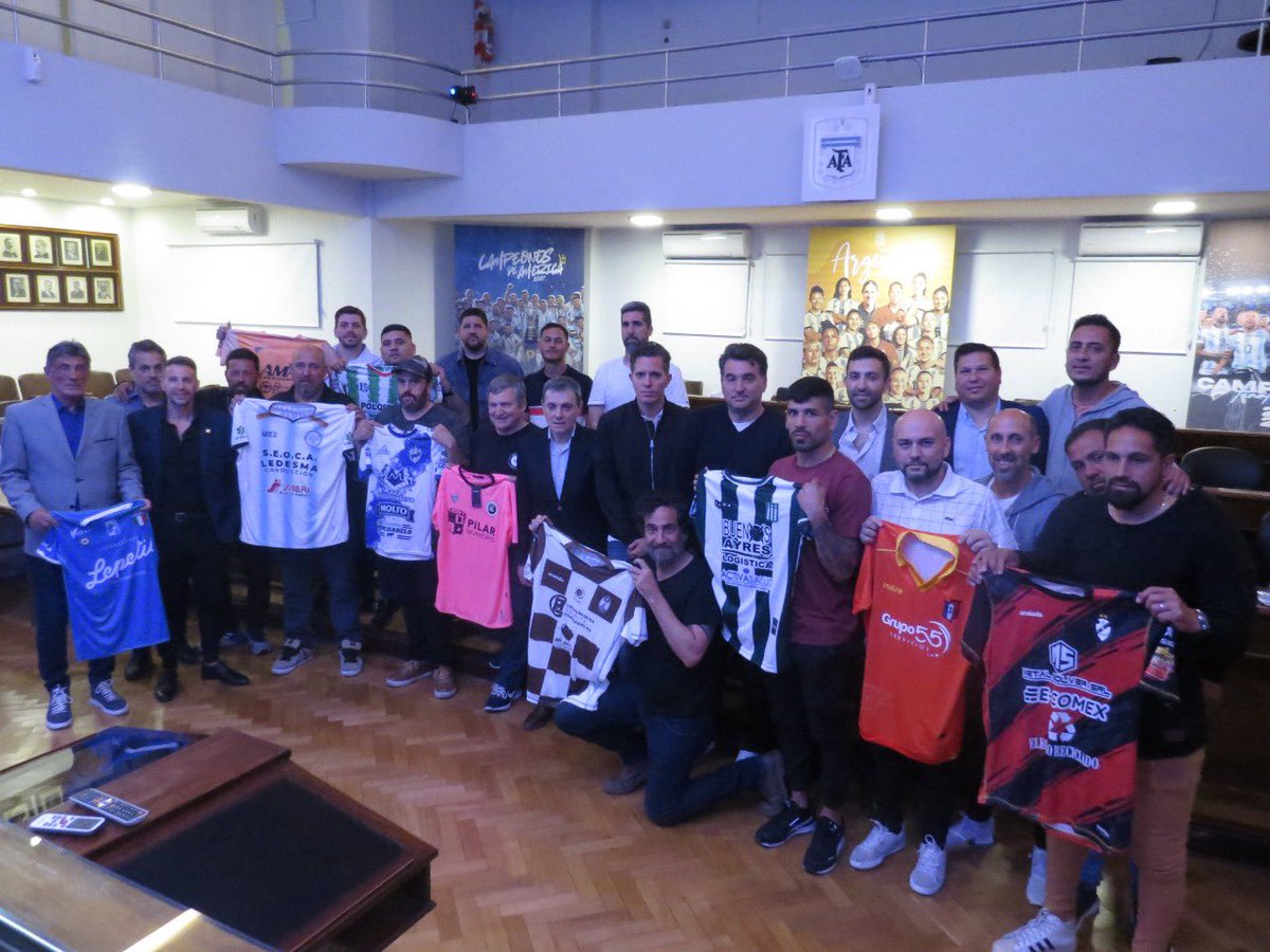 Hoy se realizó la reunión técnica del Torneo Reducido de la #PrimeraC que contó con la presencia de los 10 Clubes participantes. ¡A jugar! ⚽️🇦🇷