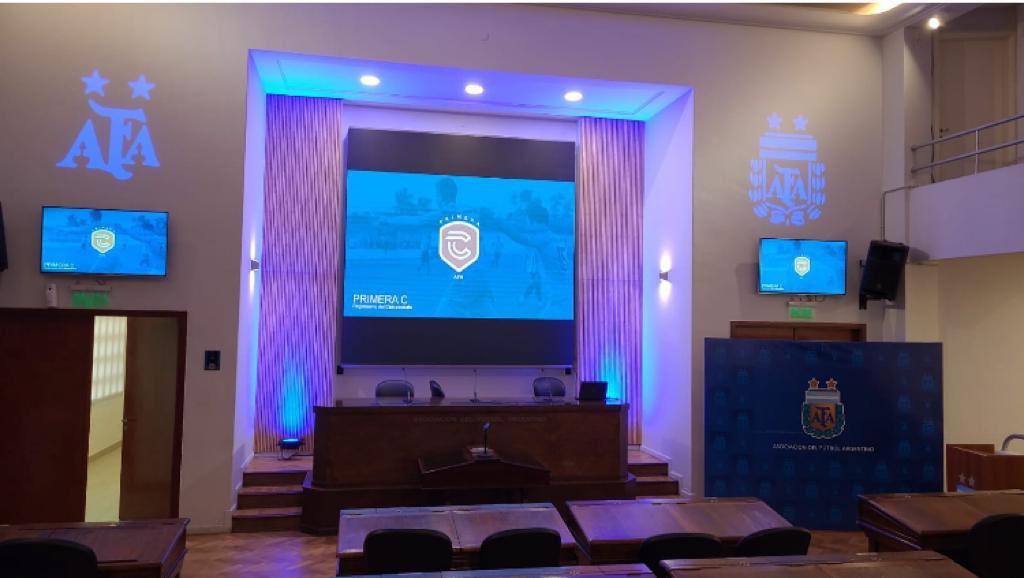 MesaPrimeraC's tweet photo. Hoy se realizó la reunión técnica del Torneo Reducido de la #PrimeraC que contó con la presencia de los 10 Clubes participantes. ¡A jugar! ⚽️🇦🇷 https://t.co/MeTVxaPEuG