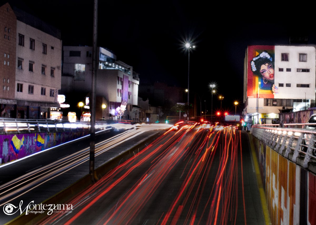 calibacana's tweet photo. #FotoBacana: Una genial vista de esa #Cali, nocturna, diversa y palpitante. ¿Se ubican? Es una mirada desde la carrera 4, justo donde inicia la calle 5 de norte a sur.

Foto por: @kenny_stiven Montezuma https://t.co/KBxi9pYe1q