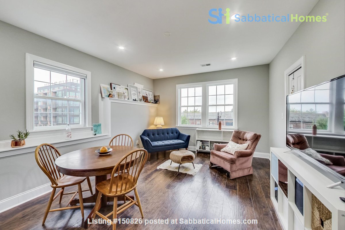 SabbaticalHomes's tweet photo. This gorgeous #WashingtonDC condo is full of light and windows. Enjoy views of #Brookland treetops and sunset skies!
https://t.co/5OkWudcweC
.
.
.
#sabbatical_homes #AcaDowntime #Sabbaticalliving #Academictravel #Sabbaticaltravels #Sabbaticalyear #AcademicChatter https://t.co/B7V43I7oWq