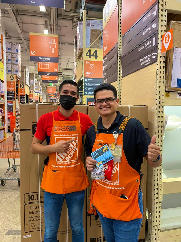 NthanVlez25's tweet photo. Gracias Jovany, por tu compromiso y ayuda en el departamento de construcción. #6401 #TheHomeDepot #Valores #OrangeBlood 🟠 https://t.co/MJfyt4rw5o