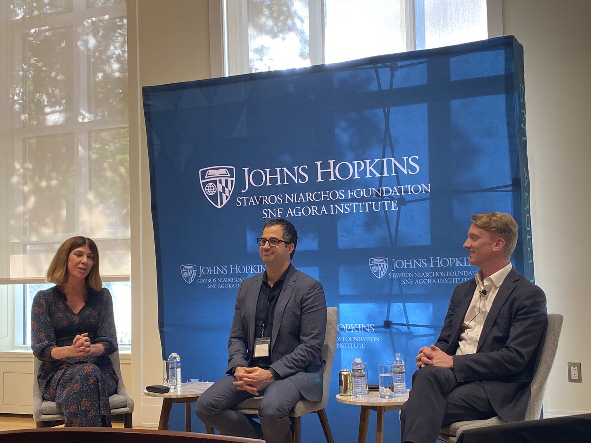Great Discussion on Harnessing Our Shared Identities to Improve Performance, Increase Cooperation, and Promote Social Harmony. @SNFAgoraJHU @FollowAlisonT @jayvanbavel Dominic Packer #publicinnovation