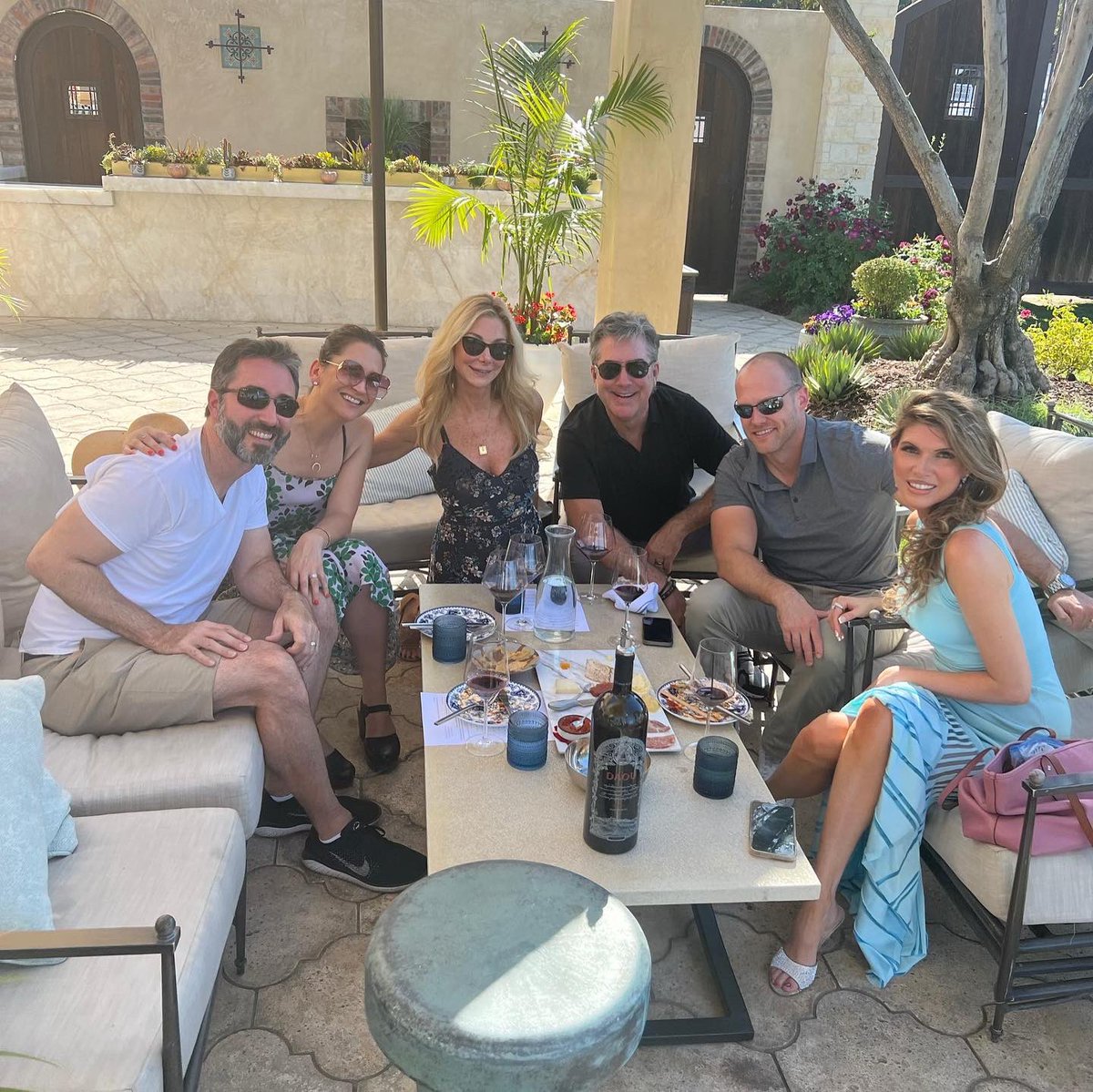 MHamrock's tweet photo. When in Paso… #pasorobles #pasorobleswine #pasorobleswinecountry #pasorobleswineries #daouvineyards #breconwinery #winetasting #californiawine #californiawinecountry #markhamrock #musicforfilm #filmcomposer #filmscorecomposer #filmscore #filmmusic #documentarymusic https://t.co/RFVn2TLhJt