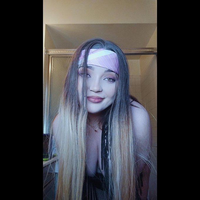 &zwj; Trick or Treat Yo&rsquo;self! Link in bio 🍬 https://t.co/P7a292SrS7