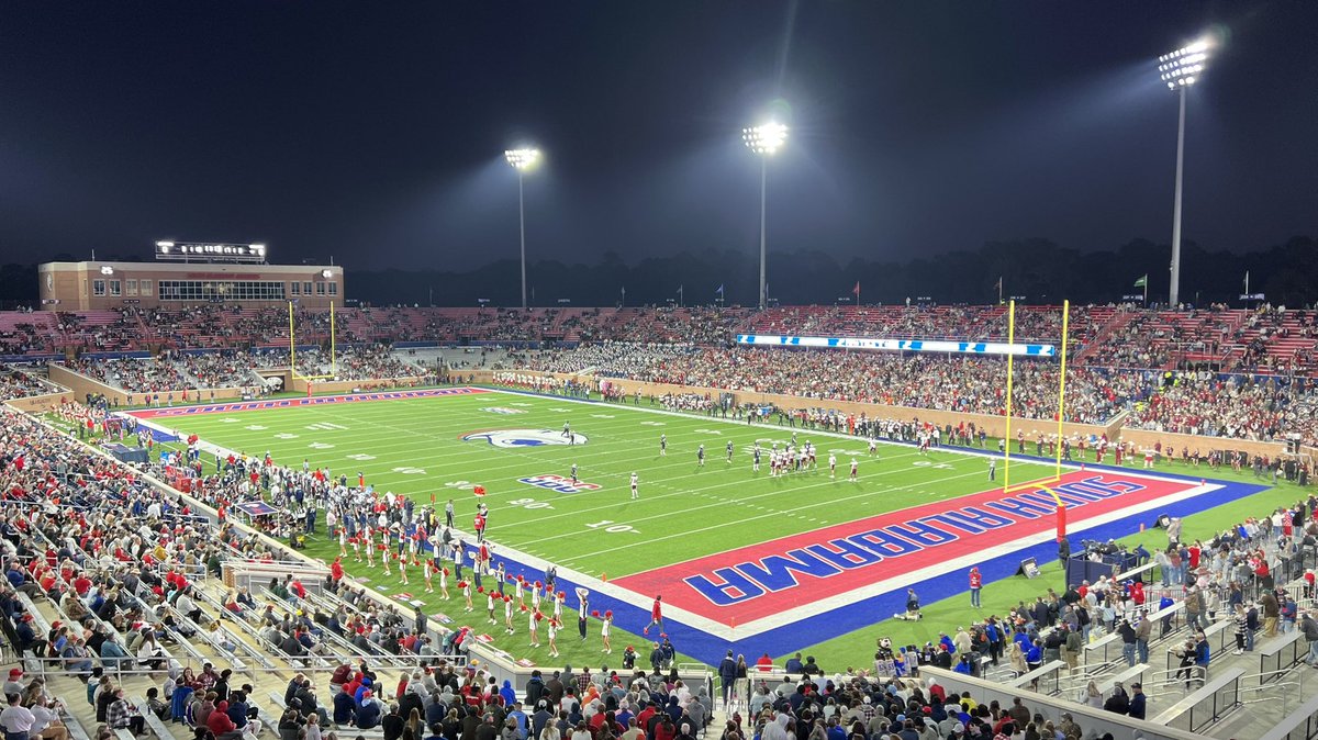 cfbcampustour's tweet photo. 🏟 Hancock Whitney Stadium Pix 🏟

📍Mobile, AL

🏠 @SouthAlabamaFB 

#LEO #Funbelt #BattleForTheBelt https://t.co/4QsznLPUtS
