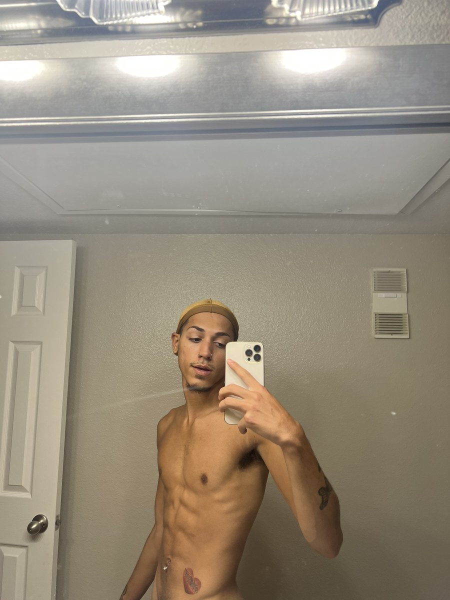 AceBopKing's tweet photo. RT for my OF🤧 https://t.co/2saJ37iDaP