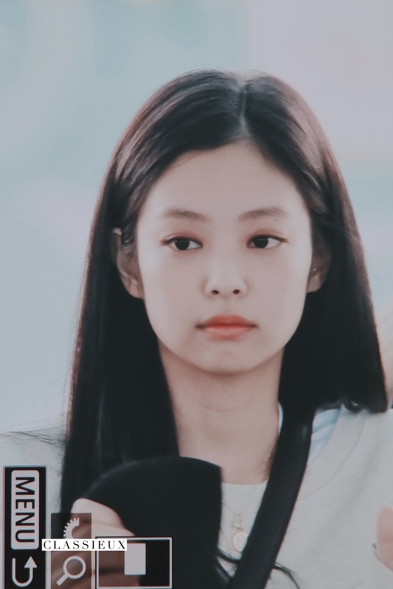 CLASSIEUXforJEN's tweet photo. 221021 🤍
#BLACKPINK #JENNIE #블랙핑크 #제니 @BLACKPINK https://t.co/bPzcH2bI44