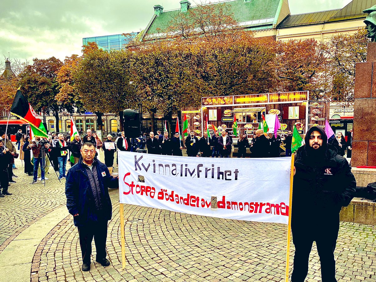 Antalet dödade i de iranska demonstrationerna närmar sig 250 personer. Ca 25 barn finns bland de dödade. Under torsdagen samlades ett 60-tal kurder och iranier på Stora torget i Karlstad för att protestera mot övervåldet som Irans politiska och religiösa ledning släppt loss.