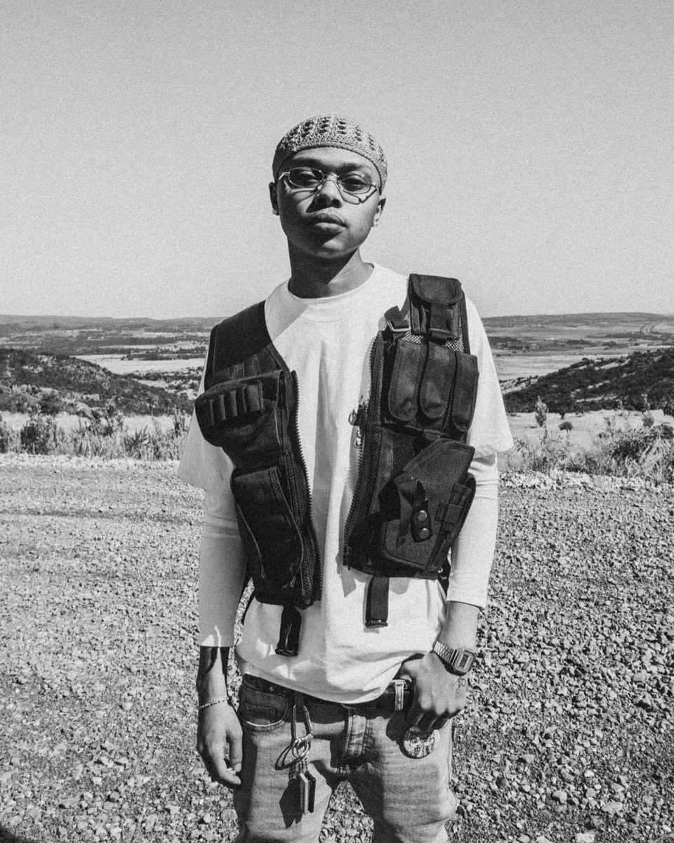 KingDice9's tweet photo. A-Reece is the best rapper I’ve known..That new tape is fire 🔥… How does he keep on doing that.. Paradise2 is gonna be a war zone when he finally drops it..Which is ya fav track??? #Deadlines #freeparadise2 https://t.co/EbwVcruAcx
