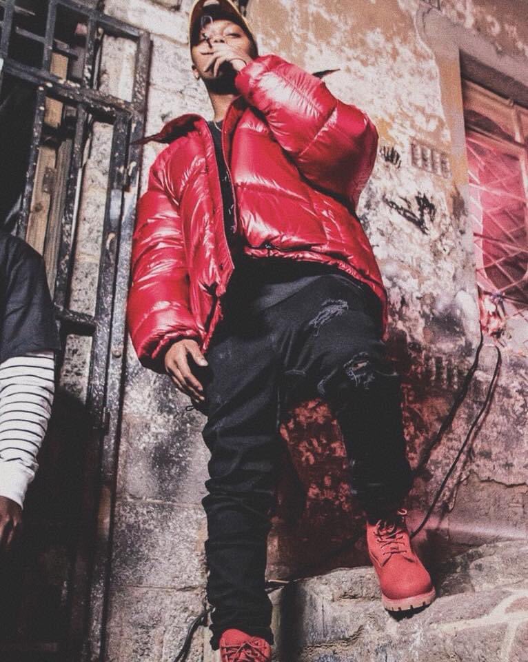 KingDice9's tweet photo. A-Reece is the best rapper I’ve known..That new tape is fire 🔥… How does he keep on doing that.. Paradise2 is gonna be a war zone when he finally drops it..Which is ya fav track??? #Deadlines #freeparadise2 https://t.co/EbwVcruAcx