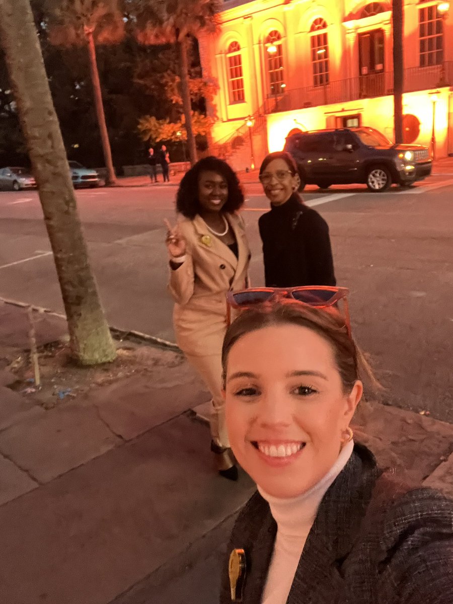 Happy #LightsOnAfterschool Day! Such a fun evening helping my client <a href="/SCAA1611/">SCAA</a> light up City Hall to spotlight the importance of accessible afterschool programming in SC. Great seeing some old media friends, too. Thanks <a href="/CityCharleston/">City of Charleston</a> for the support!