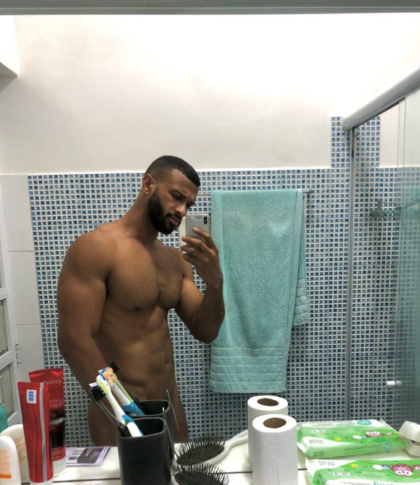 Watch Ewerton Mineiro's leaked NSFW photo on TwXstars