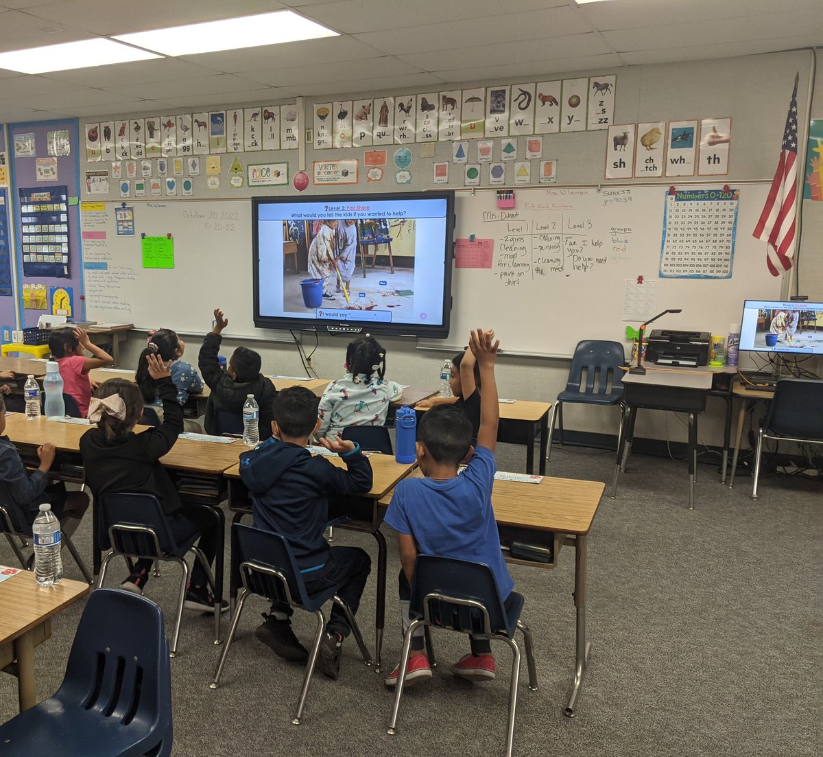 Mrs_Duhart365's tweet photo. Spent the morning with Mrs. Wilemon doing a #PictureTalk 😁 🐯 Had a lot of fun talking with the littles ❤️
#WeAreLESD
#SomosLESD https://t.co/Zr3yDy62DD