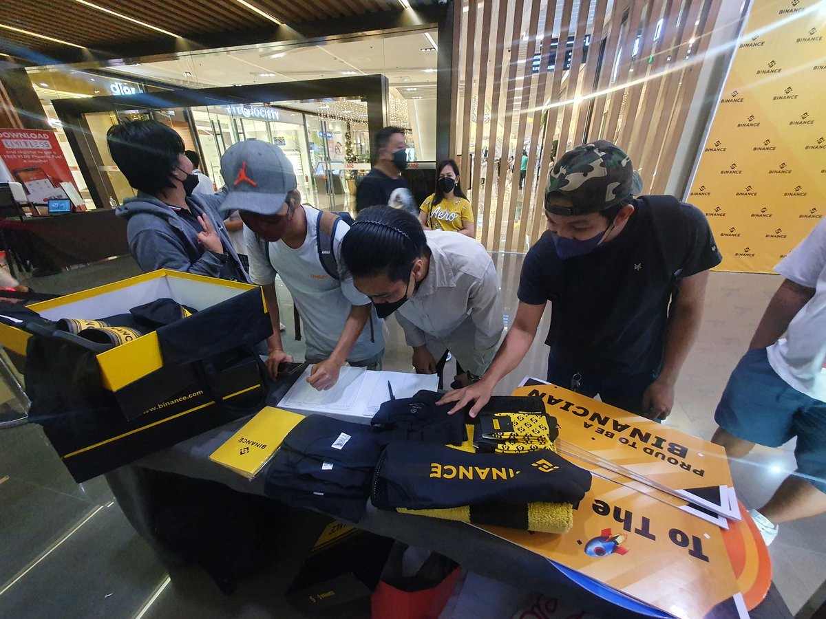 amirahbnb's tweet photo. #Binance Binance 🔶
Get your Binance Merch on our 2nd day from #ManilArt fair event in SMX Convention Center Aura! 🥳
Get in contact with yours truly #BinanceAngels at our booth to assist you!
Mabuhay #Binancians 🔶🇵🇭
#BinanceAtManilaArt https://t.co/ItW2RjRvLQ
