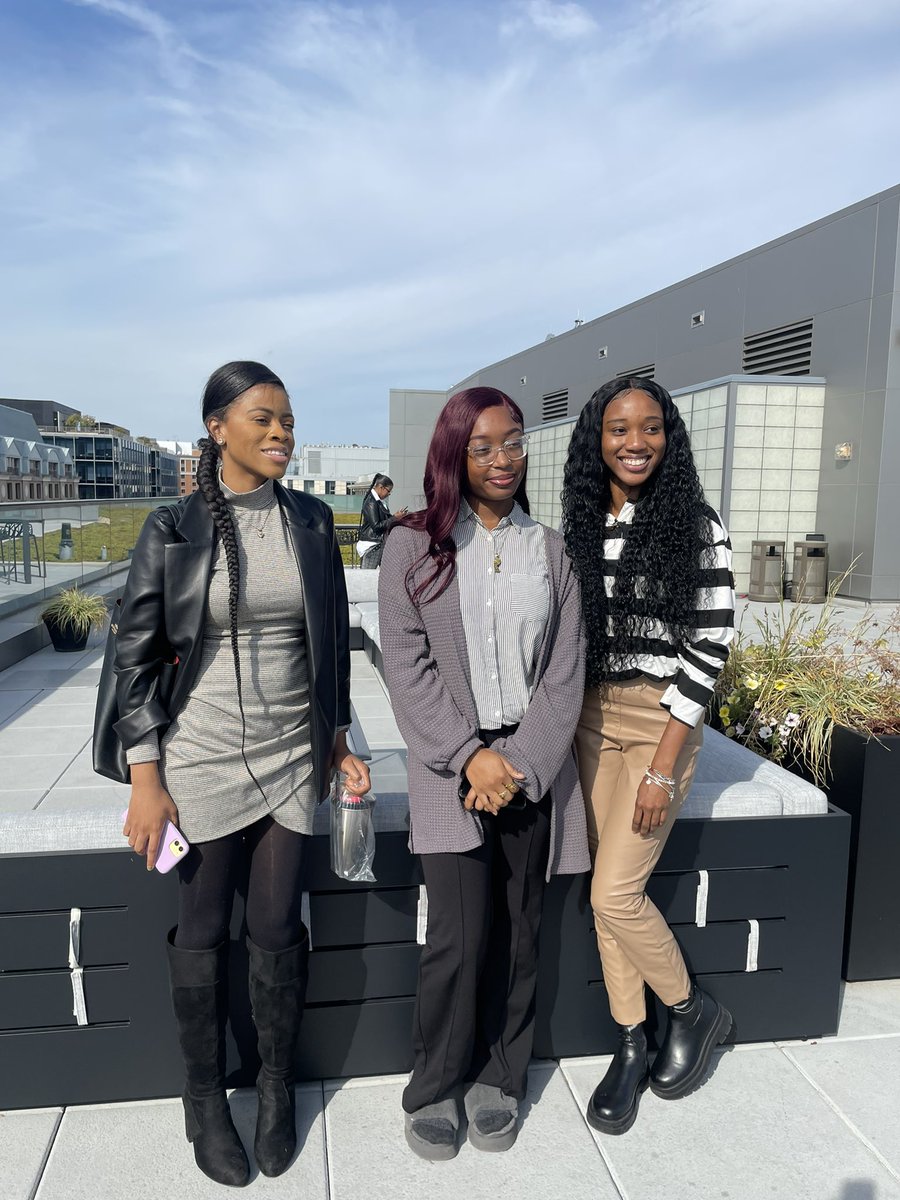 kiaramusee's tweet photo. Last week, The Strategy Shop made their way to Weber Shandwick in Washington, D.C. This public relations firm functions globally through different brands including government, media, and business. Students were shown a presentation and tour of the firm. https://t.co/GuIKH38C37
