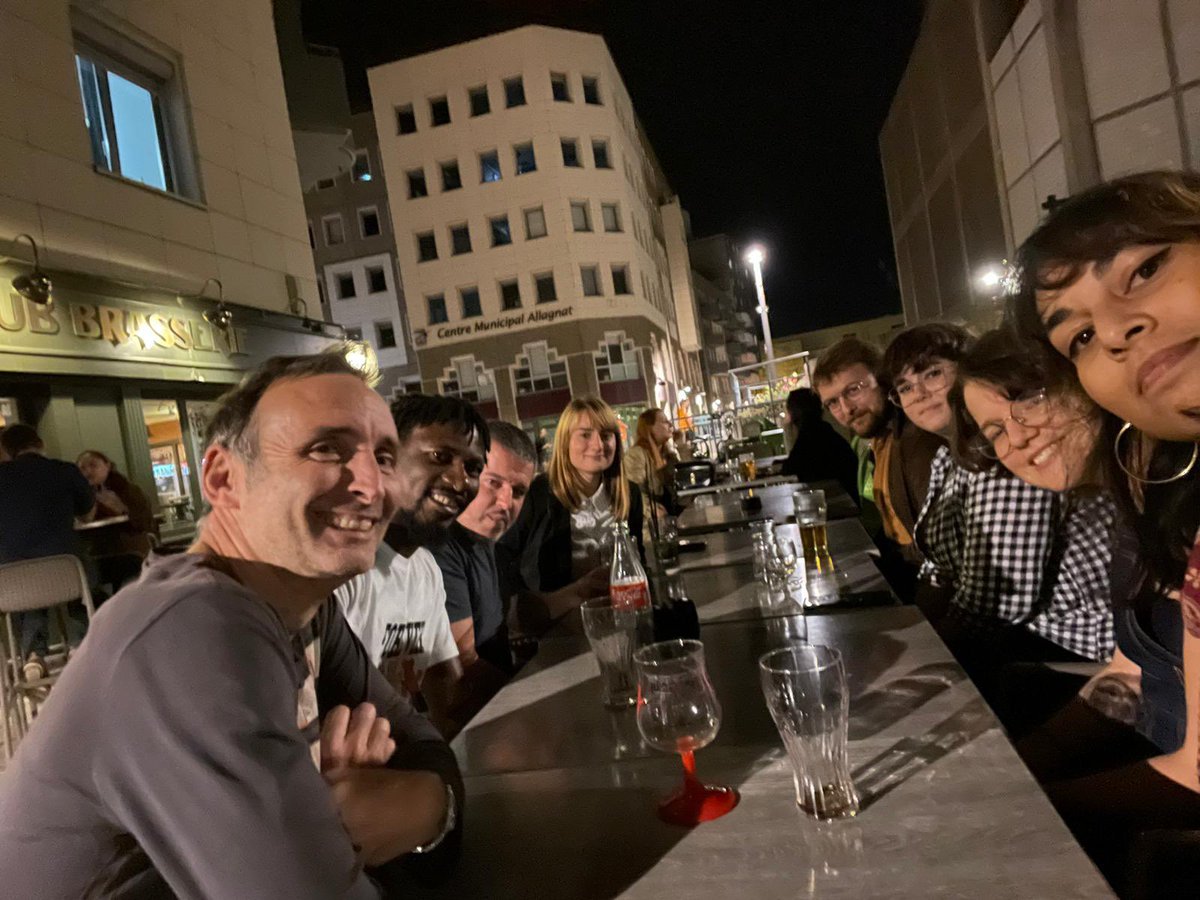 Dr. Marylou Mantova (@maryloumantova) on Twitter photo After 3 years at the @UMR_PIAF and <a href="/PlantHydraulics/">Plant Hydraulics Lab</a>, I finally defended my PhD! 👩🏼🎓🍾🥂
Thank you to <a href="/torresruizjm/">José M. Torres-Ruiz</a> and <a href="/HCochard/">Hervé Cochard</a> for being my mentors all along this journey and thanks to everyone who made every step of this PhD possible. After 3 years at the @UMR_PIAF and <a href="/PlantHydraulics/">Plant Hydraulics Lab</a>, I finally defended my PhD! 👩🏼🎓🍾🥂
Thank you to <a href="/torresruizjm/">José M. Torres-Ruiz</a> and <a href="/HCochard/">Hervé Cochard</a> for being my mentors all along this journey and thanks to everyone who made every step of this PhD possible.