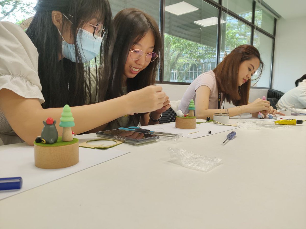 FASSNews's tweet photo. 𝗪𝗲𝗹𝗹𝗡𝗨𝗦 𝗙𝗲𝘀𝘁𝗶𝘃𝗮𝗹 𝗮𝘁 𝗙𝗔𝗦𝗦
It’s NUS Wellbeing Day! Promoting wellness, #NUSFASS has hosted three workshops as part of the greater wellNUS festival hosted by NUS Office of Student Affairs.
Thank you to all who attended the event.
#WellNUS https://t.co/DAm33OXUV2