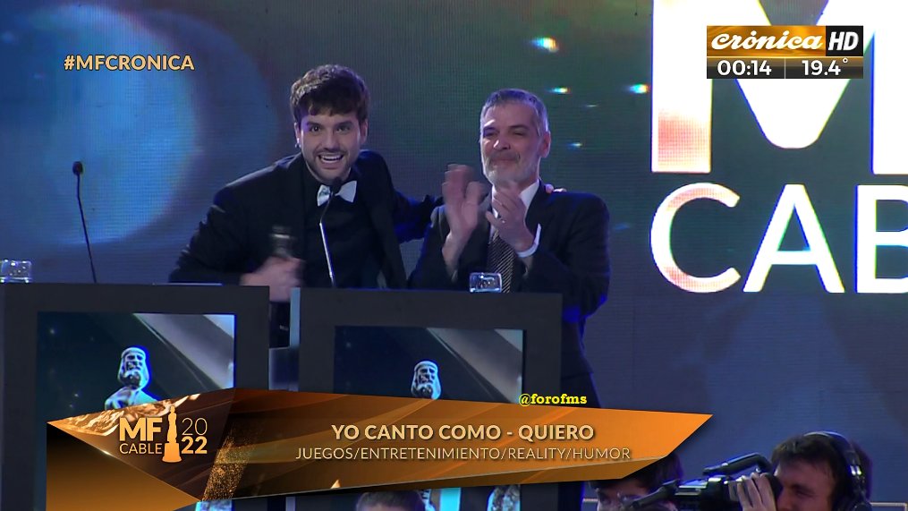forofms's tweet photo. #MartinFierro a juego/entretenimiento/reality/humor para #YoCantoComo con @CrisVanadia por @quieromusicatv. #MFCronica https://t.co/ePRveCvX5i