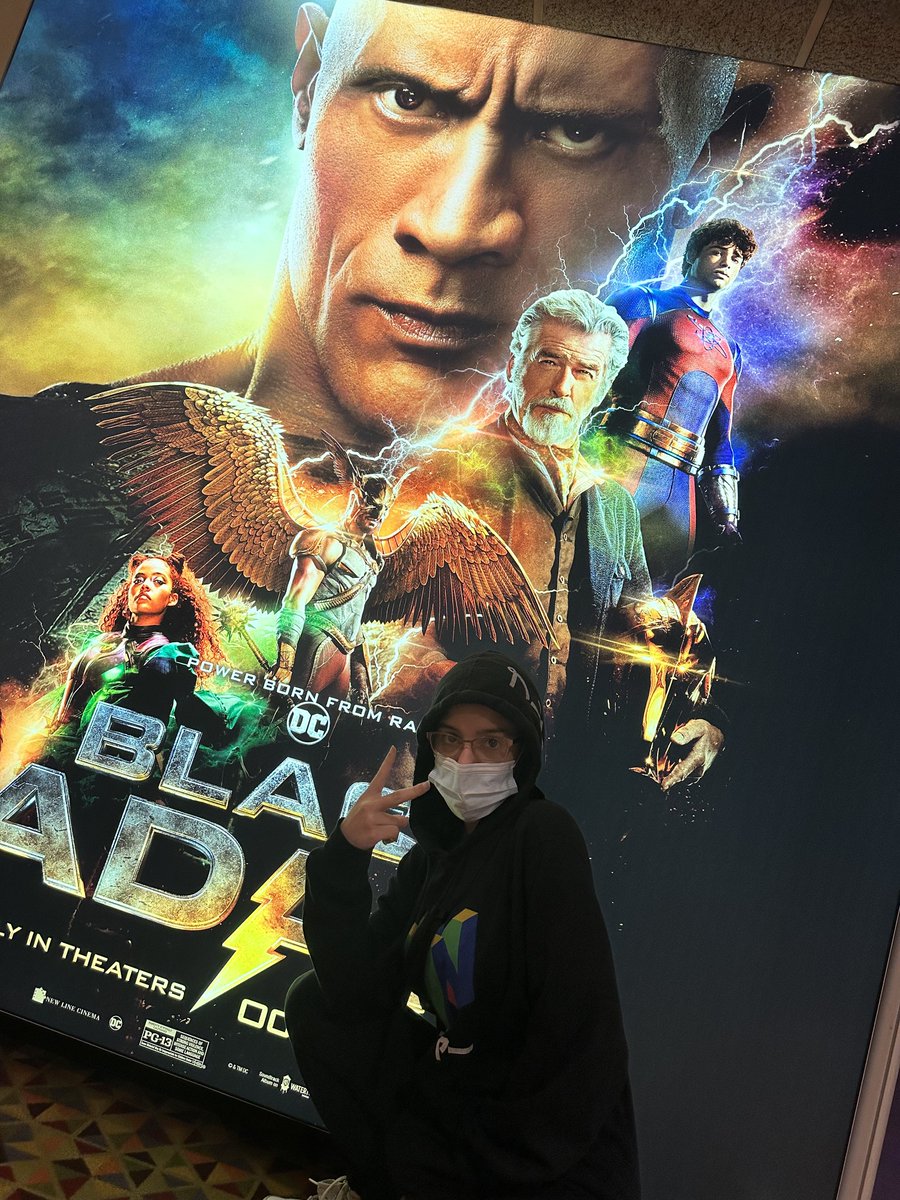 DestinyFomo's tweet photo. As always thank you to @AMCTheatres for letting me hangout. I always appreciate the invite. I may be the only person who wonβt try to tag the rock in this as if he would see it ππ€£ #destinyfomo https://t.co/yk3dRyBJqQ