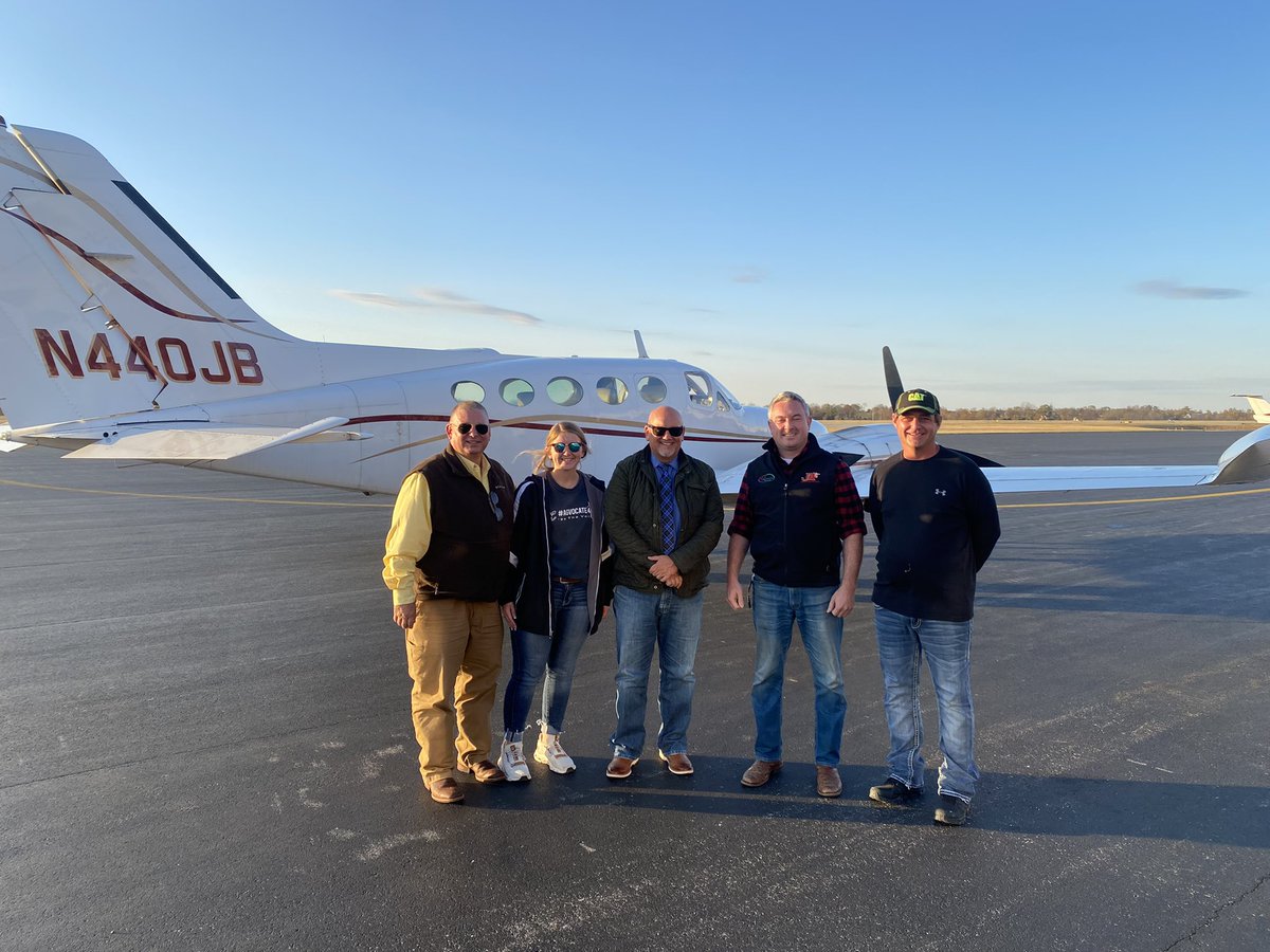 Thank you Barren Co FFA student Mary Schalk for flying me today! Last year, she flew critical emergency supplies to tornado affected areas as a high school senior.  Great Barren County Cattlesmen’s Association meeting tonight!