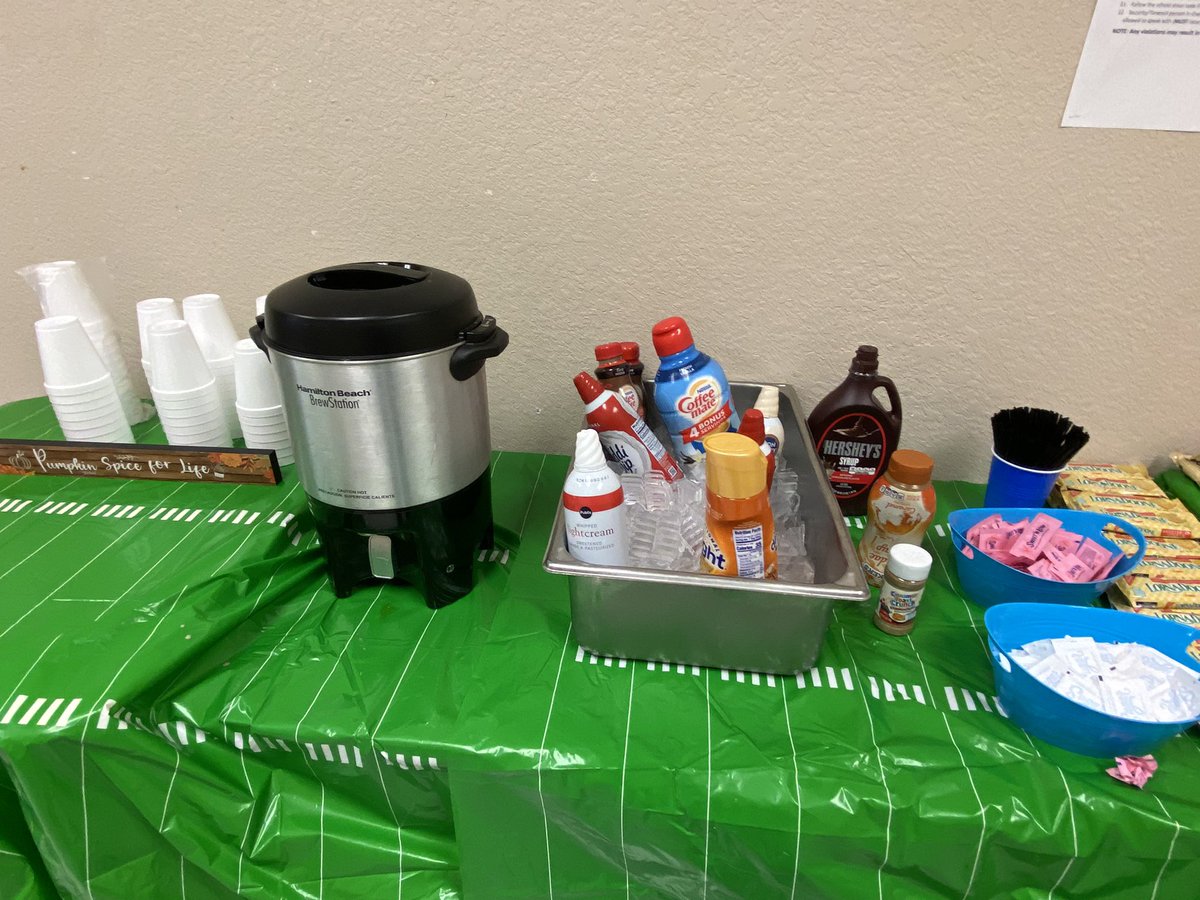 ☕️ There's nothing better than a hot coffee on a cold day! 💙🧡<a href="/OakHammockMS/">Oak Hammock Middle</a> #PBIS #CoffeeBarforTeachers #OakStrong