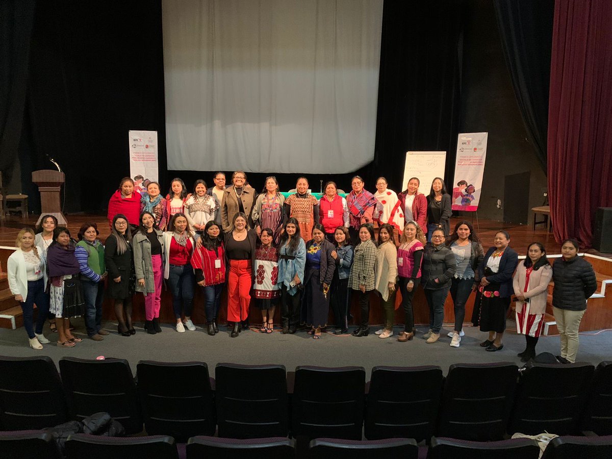 IIPEChiapas's tweet photo. #IIPE🗳️Hoy concluyó la tercera sesión del Diplomado "Escuela de Liderazgo para mujeres indígenas, rurales y afromexicanas", con la participación de la Consejera Electoral @TereA20, la Dra. @raquel_ramisal y la Lic. @ladanamaza,a quienes agradecemos su contribución a este proyecto https://t.co/2cL6XOLRbK