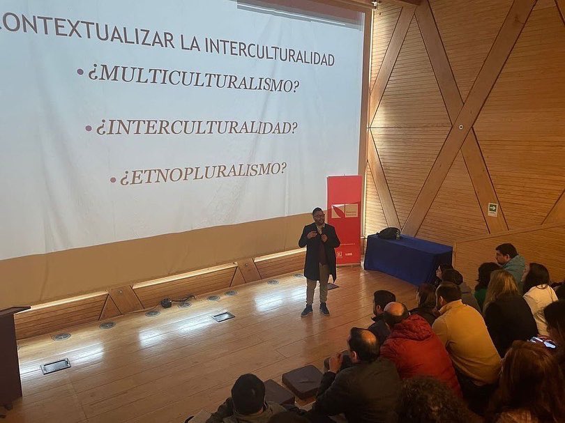 Colectiva_ddhh's tweet image. Jorge Aillapán Quinteros, abogado de #Colectiva, participó del Taller sobre Interculturalidad para equipos de @SercotecAraucan, orientado a integrar herramientas al desarrollo del trabajo intercultural 🙌🏽, ¡agradecemos estas instancias de diálogo, participación y aprendizaje 🌿!
